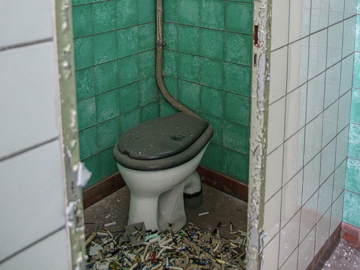 Clogged Toilet? Here's How To Fix It!